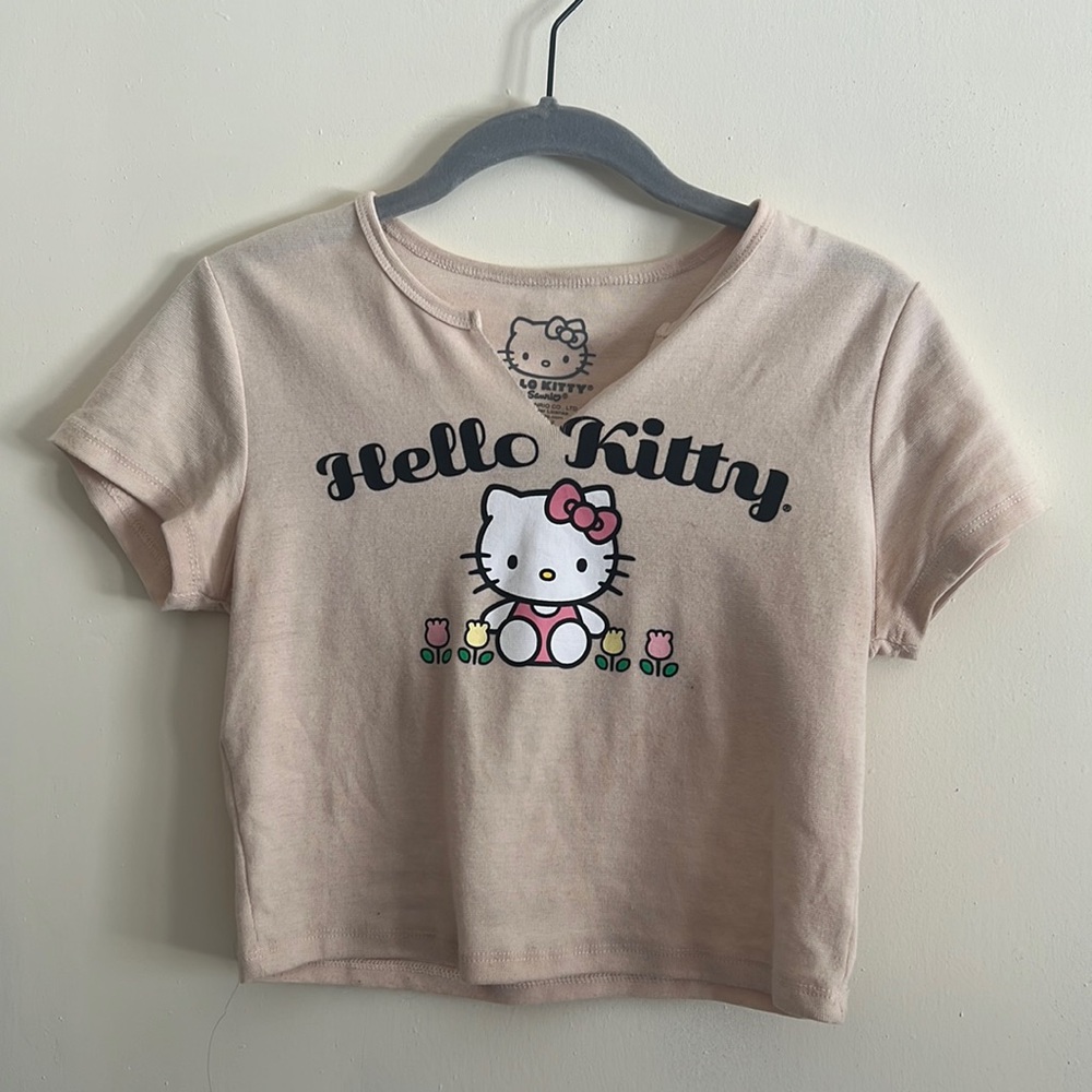 Cropped Hello Kitty Shirt
